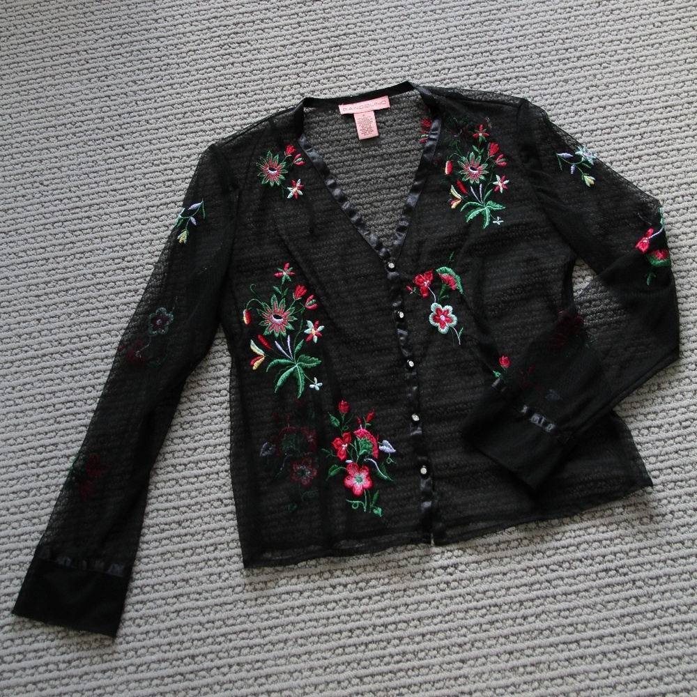 》SOLD《Bandolino sheer embroidered top